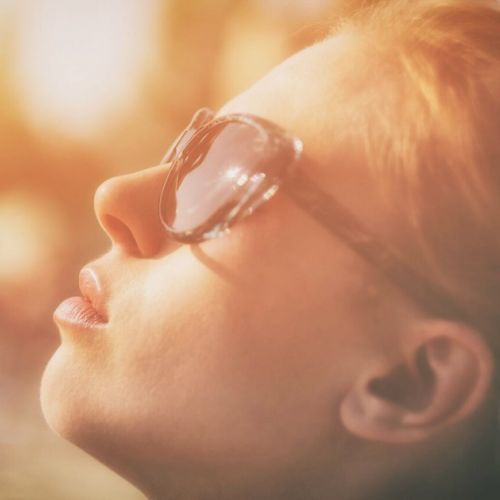 Acne and sun: beware of the rebound effect!