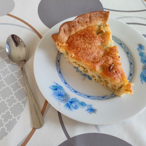 Almond and rhubarb tart: a delicious recipe.