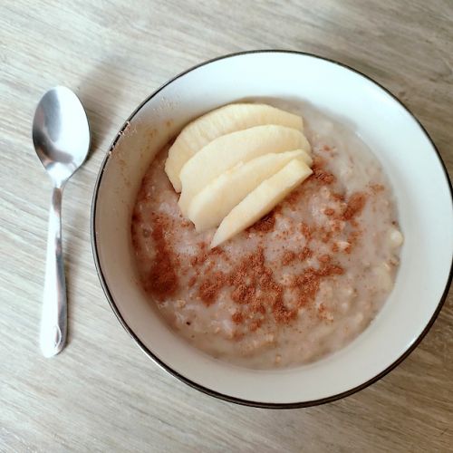 Apple Cinnamon Porridge: A Vegan Recipe
