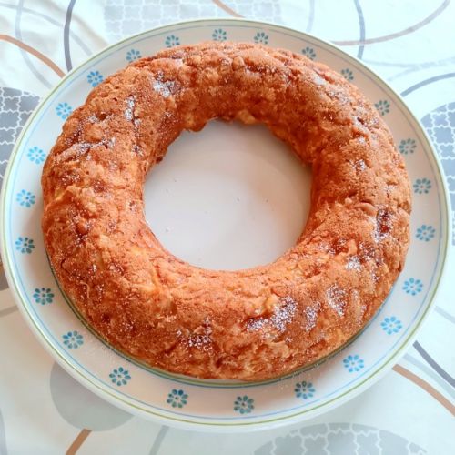 Apple Crown: A Low-Sugar Cake