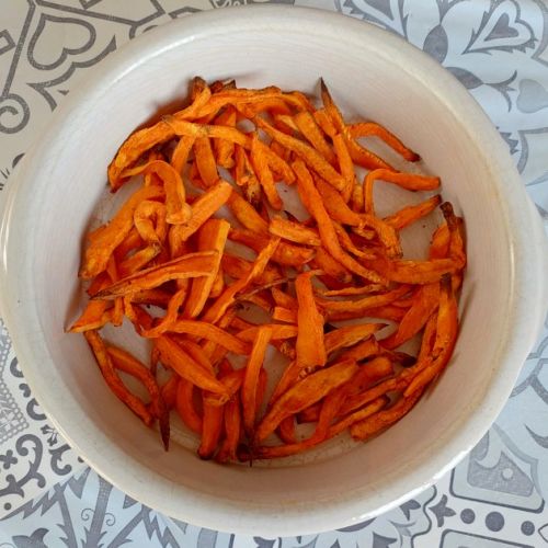 Baked sweet potato fries: a light recipe