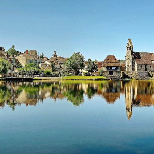 Beaulieu-sur-Dordogne: one of the most beautiful villages in France.