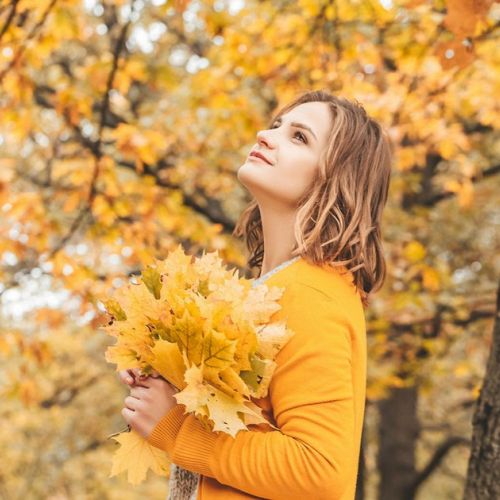 Beauty: how to strengthen nails and hair in autumn?
