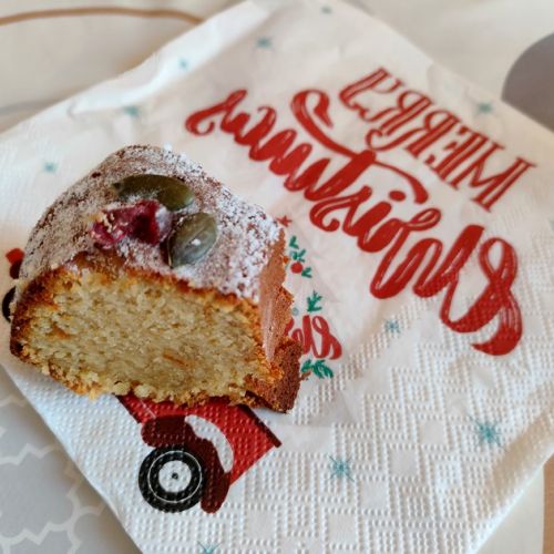 Christmas Jam and Almond Cake: A Delicious Recipe