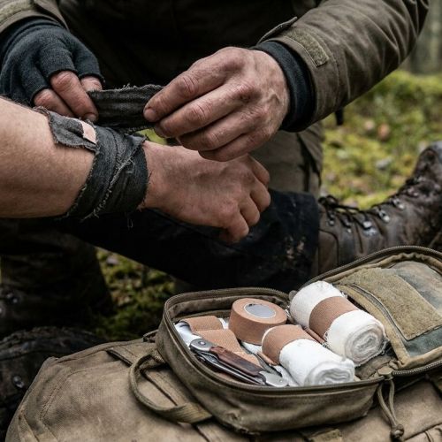 First aid in remote areas: treating injuries without a doctor