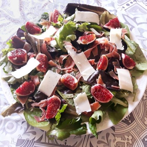 Fresh fig salad: an easy recipe