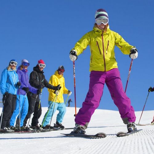 Going skiing with friends: 5 ski resorts in France