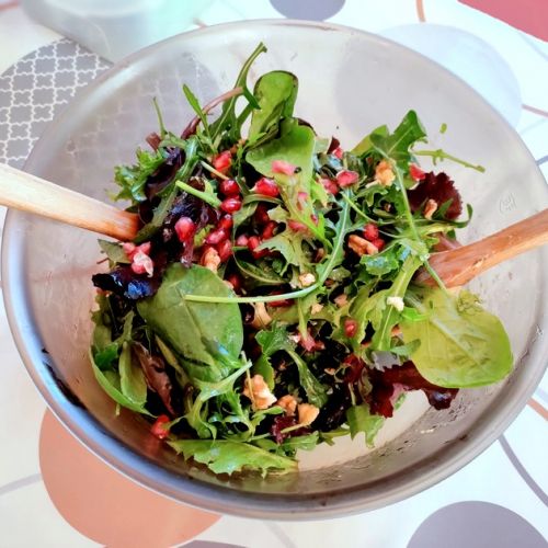 Green Salad with Pomegranate: A Very Easy Recipe