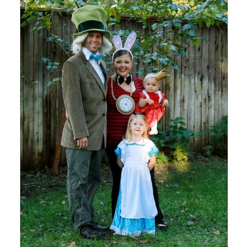 Resultado de imagem para fantasia familia  Family halloween costumes,  Family costumes, Halloween costumes