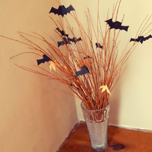 Halloween craft: make a bat tree