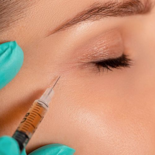 Hyaluronic acid injections: benefits and risks.