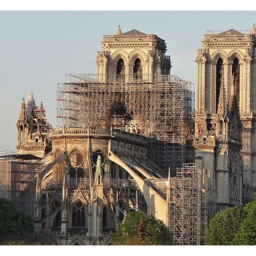Notre-Dame de Paris: a free exhibition under the square of the cathedral