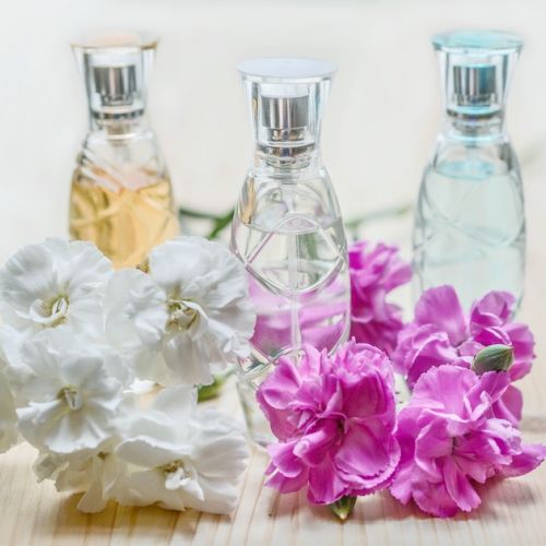 Organic fragrance: advantages and disadvantages.