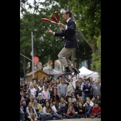 Parades: the street arts festival of Nanterre.