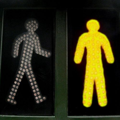 Road safety: a new yellow light for pedestrians.
