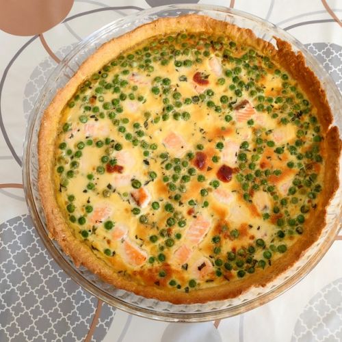 Salmon and Pea Quiche: an easy recipe