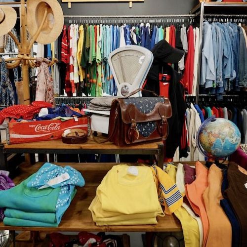 Second-hand clothes: 5 tips for successful thrift shopping