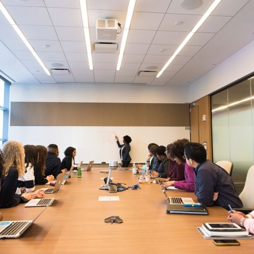 Seminar room rental: tips for a successful meeting