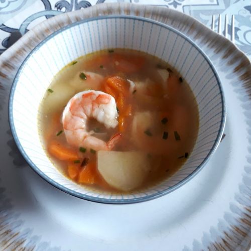 Shrimp and vegetable soup: an easy recipe