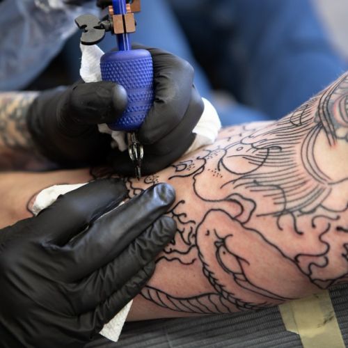 Tattoo parlour: 5 things to know about the tattooist's job