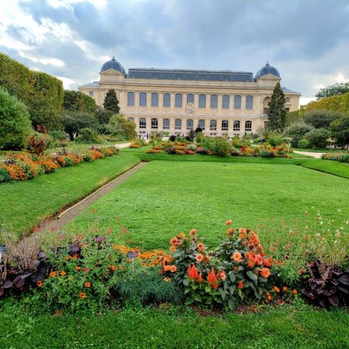 The Jardin des Plantes in Paris: a green space dedicated to science.