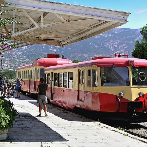 Visit Corsica differently thanks to the little Corsican train