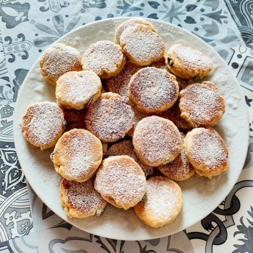 Welsh raisin cakes: a traditional Welsh recipe