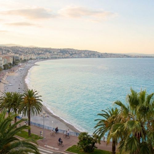 When to go to Nice? Weather, seasons, and the best time to visit the city.