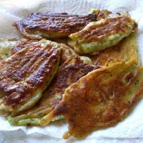 Zucchini flower fritters: the real Niçoise recipe.