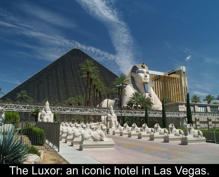 inside they also have the fake sky - Picture of Paris Las Vegas