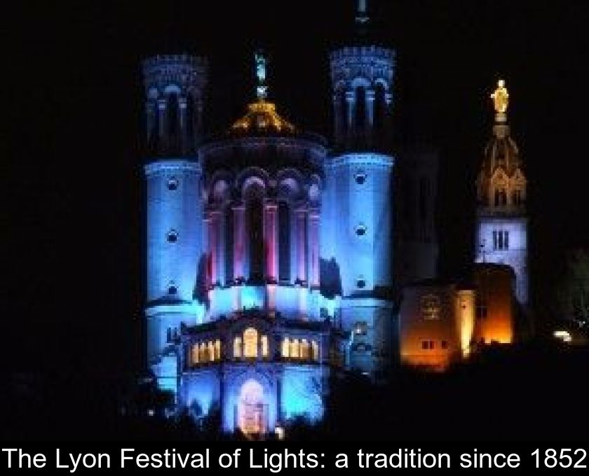 Lyon : « Nostalgiques de la tradition » ou « étouffés » par le monde, ces  Lyonnais qui fuient la Fête des lumières