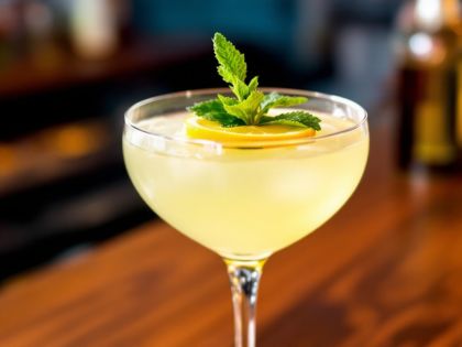 Gin Fizz Recipe: A Refreshing and Energizing Cocktail